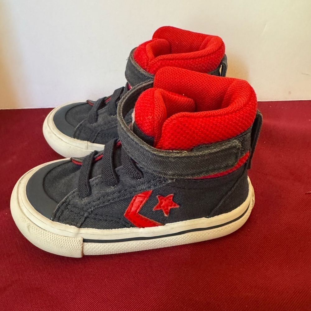 Converse Chuck Taylor Infant Size 5  EUC Super Cute! Fast Shipping